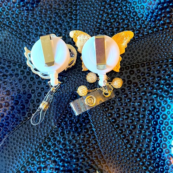 Swan & Butterfly Badge Holder Brooch - Picture 4 of 4